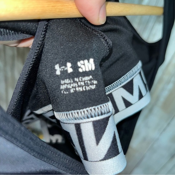 Under Armor Black Mid Cross Back Sports Bra - Picture 4 of 5
